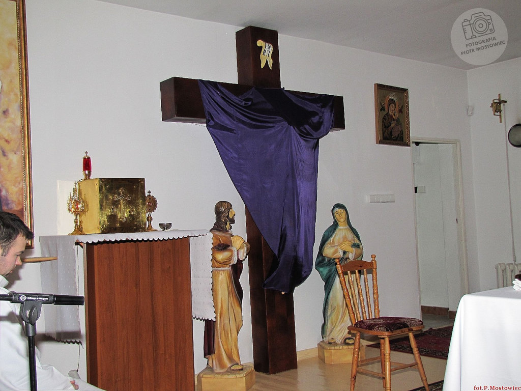You are currently viewing Droga Krzyżowa 2013 z kaplicy do kościoła
