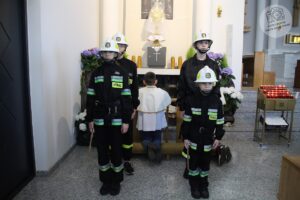 Read more about the article Adoracja przy Grobie Pańskim 2023-04-08