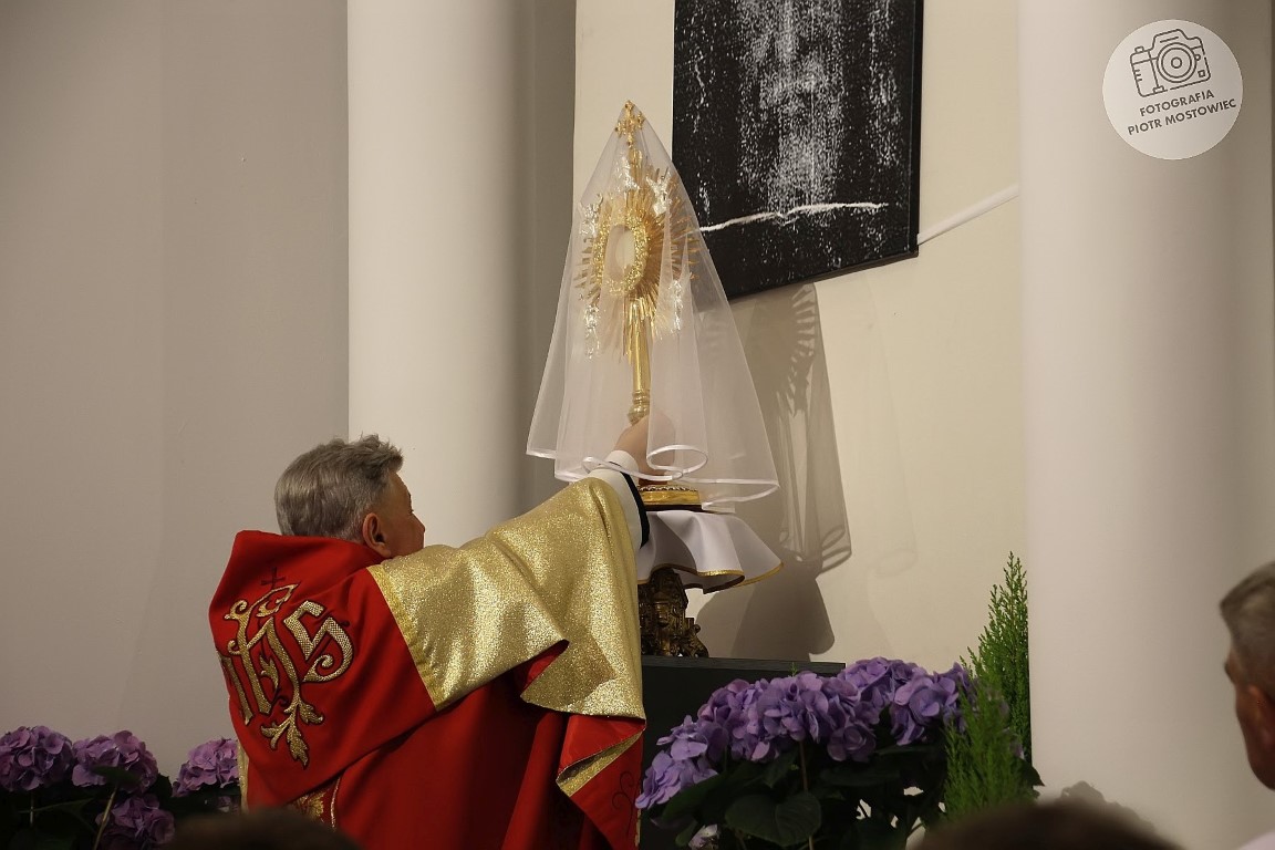 You are currently viewing Wielki piątek 2023-04-07